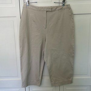 Charter Club 18W Tan Capris